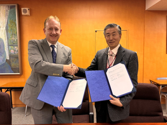 医学部1階にて、記念写真