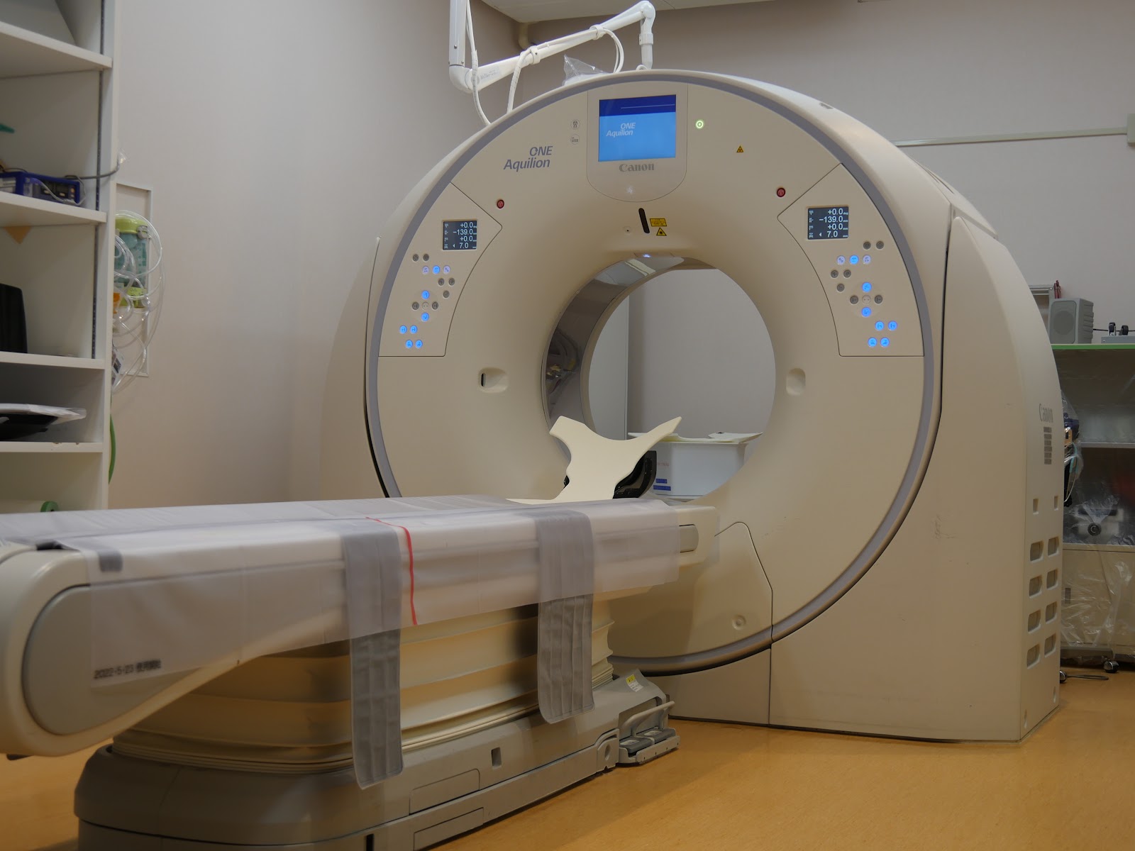 勉学に励む学生